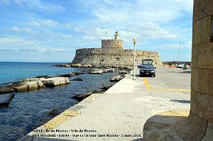096- Rhodes ville et port d'honneur